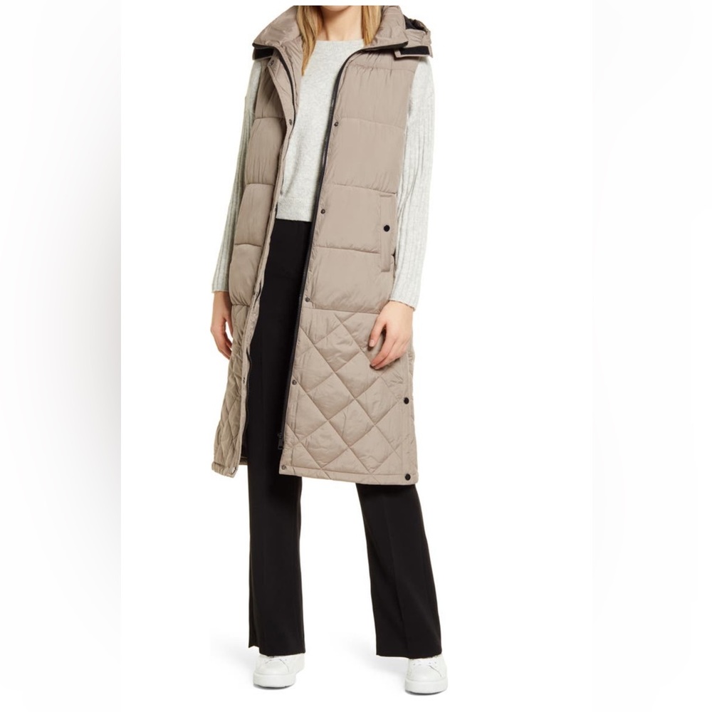 New w/tags Nordstrom puffer vest Women’s Medium